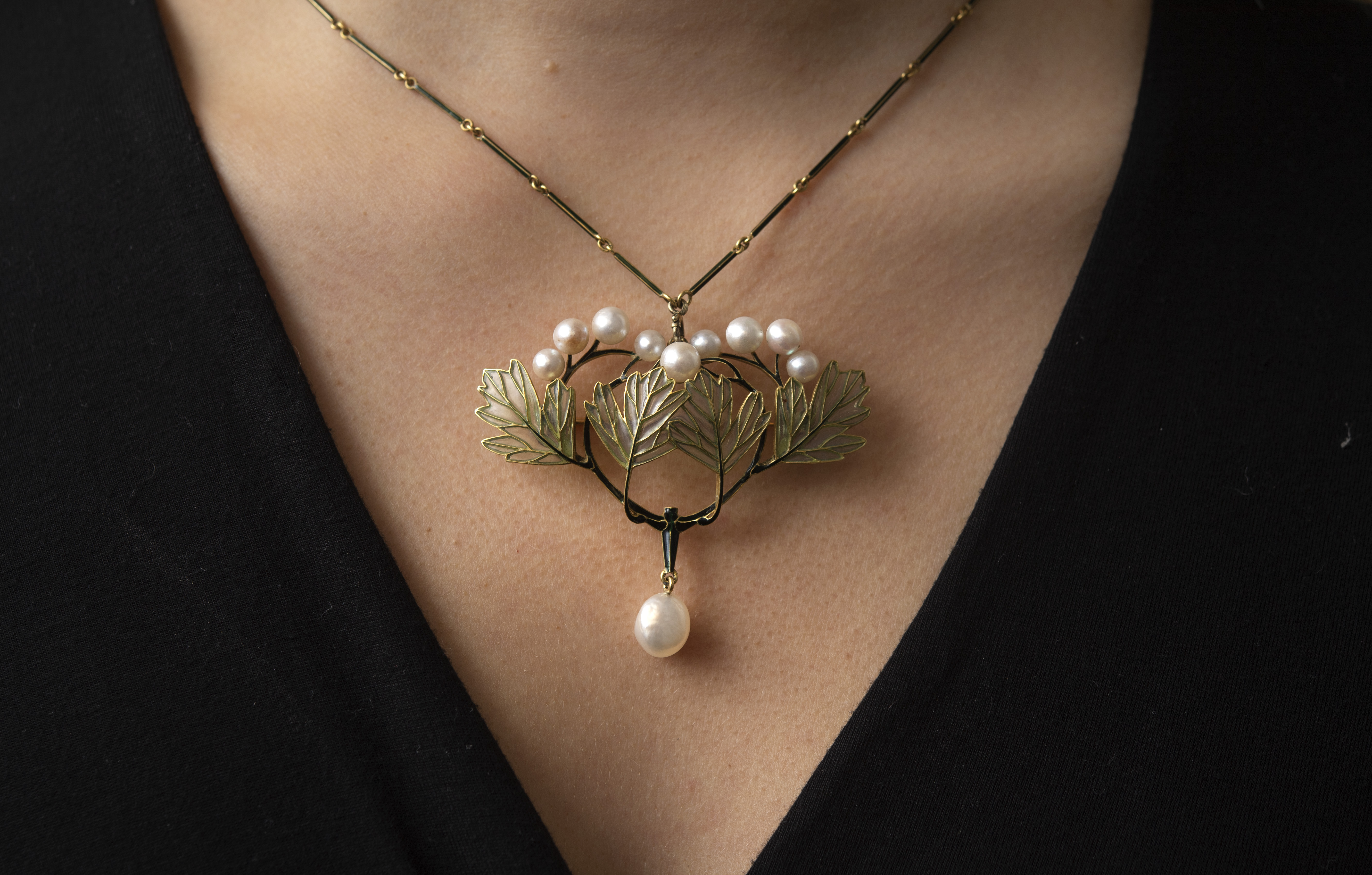 Art Nouveau Cicada Pate de Verre Glass Pendant Necklace